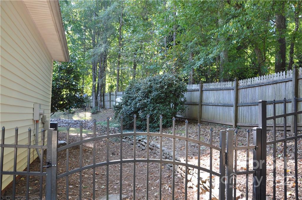 9434 Valley Road Charlotte, NC 28270 - Photo 29 of 31 Gallery Image 29