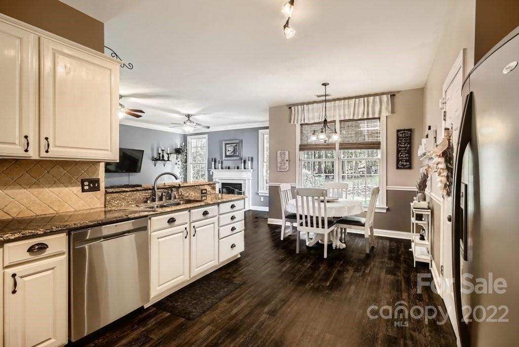 9434 Valley Road Charlotte, NC 28270 - Photo 8 of 31 Gallery Image 8