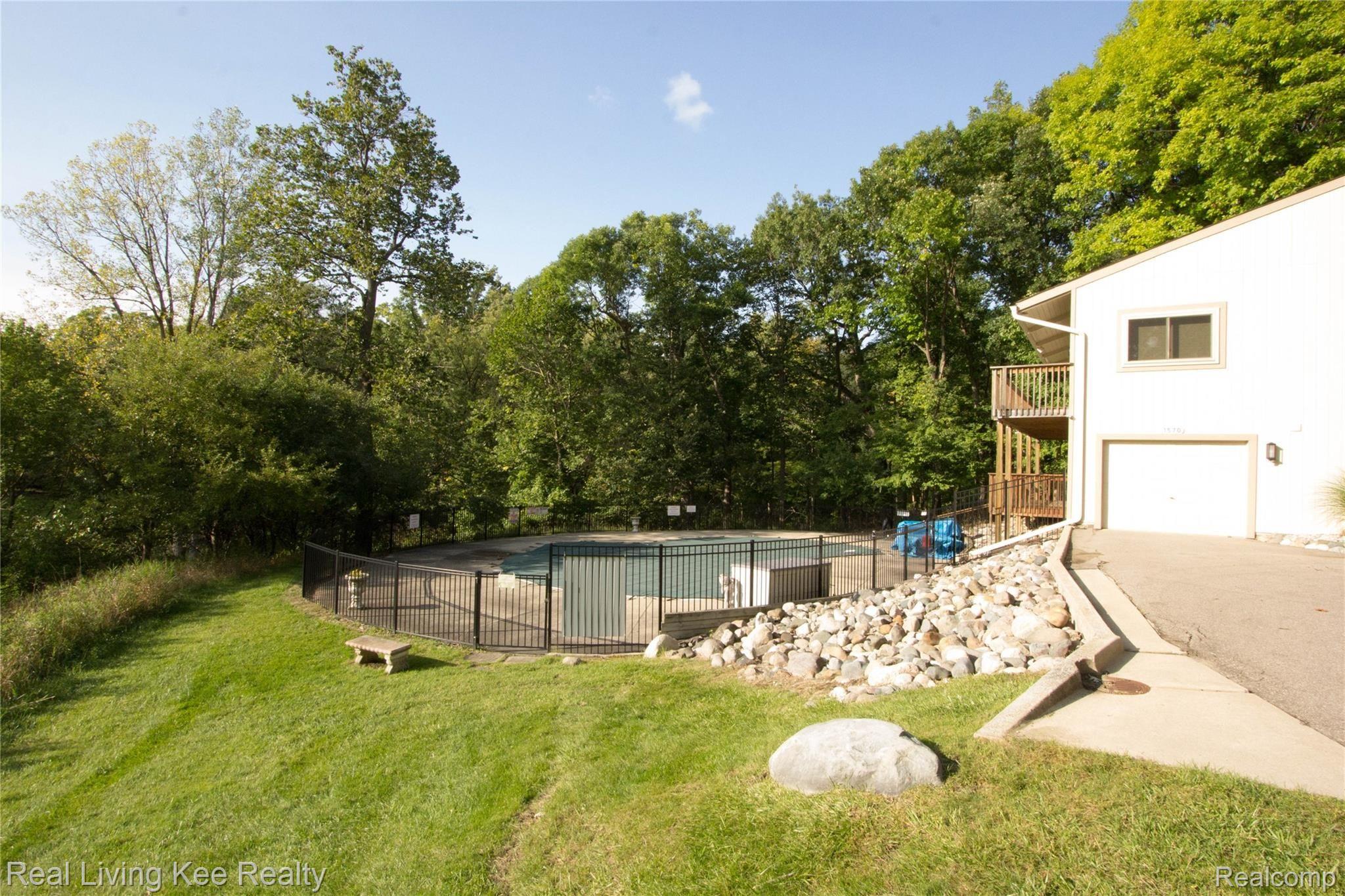 Oakwood Park Pool and Clubhouse