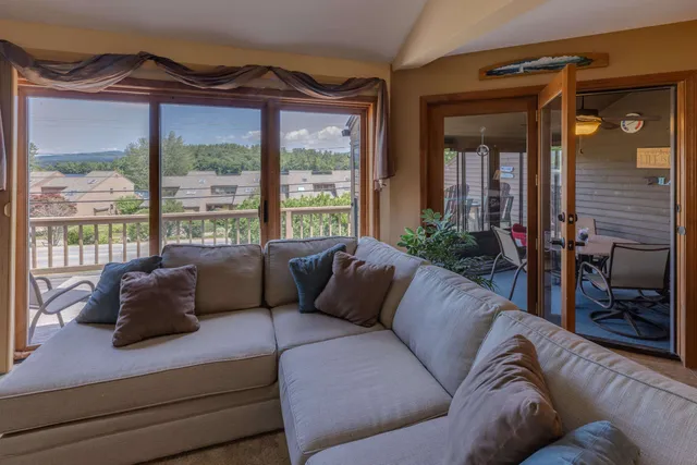 $2,400 | 21 Woodbury Drive, Unit 27, Bristol, NH 03222