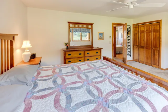 $2,400 | 21 Woodbury Drive, Unit 27, Bristol, NH 03222