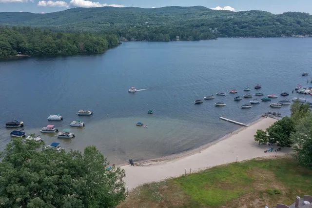 $2,400 | 21 Woodbury Drive, Unit 27, Bristol, NH 03222