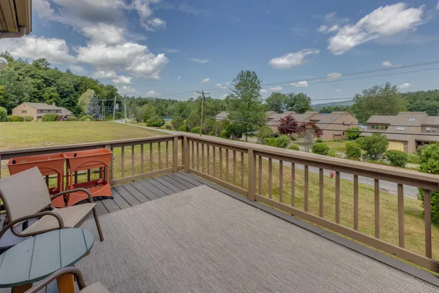 $2,400 | 21 Woodbury Drive, Unit 27, Bristol, NH 03222
