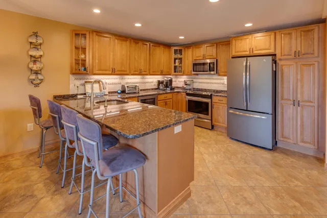 $2,400 | 21 Woodbury Drive, Unit 27, Bristol, NH 03222