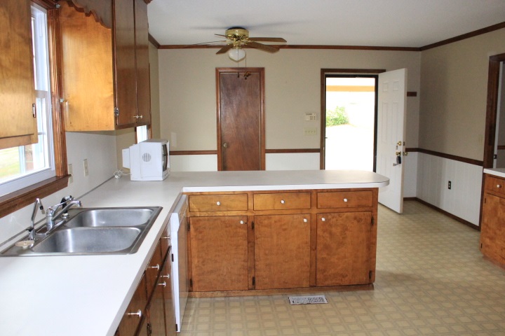 2011 Beaver Lake Road Anderson, SC 29625 - Photo 5 of 9 Gallery Image 5