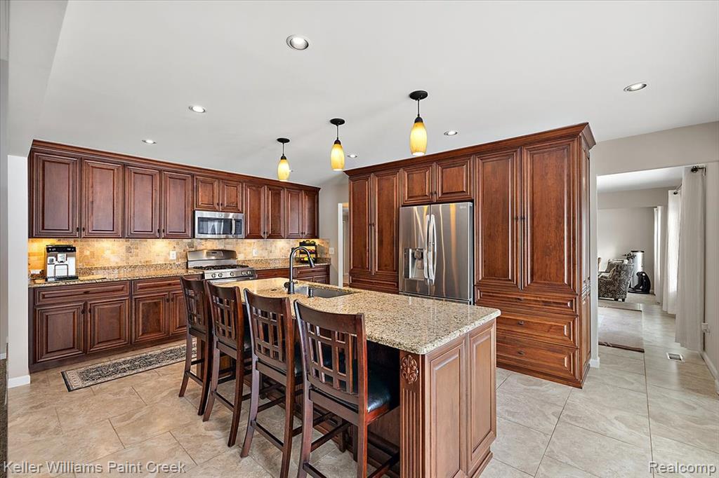 1824 North Adams Road Rochester Hills, MI 48306 - Photo 18 of 69 Gallery Image 18