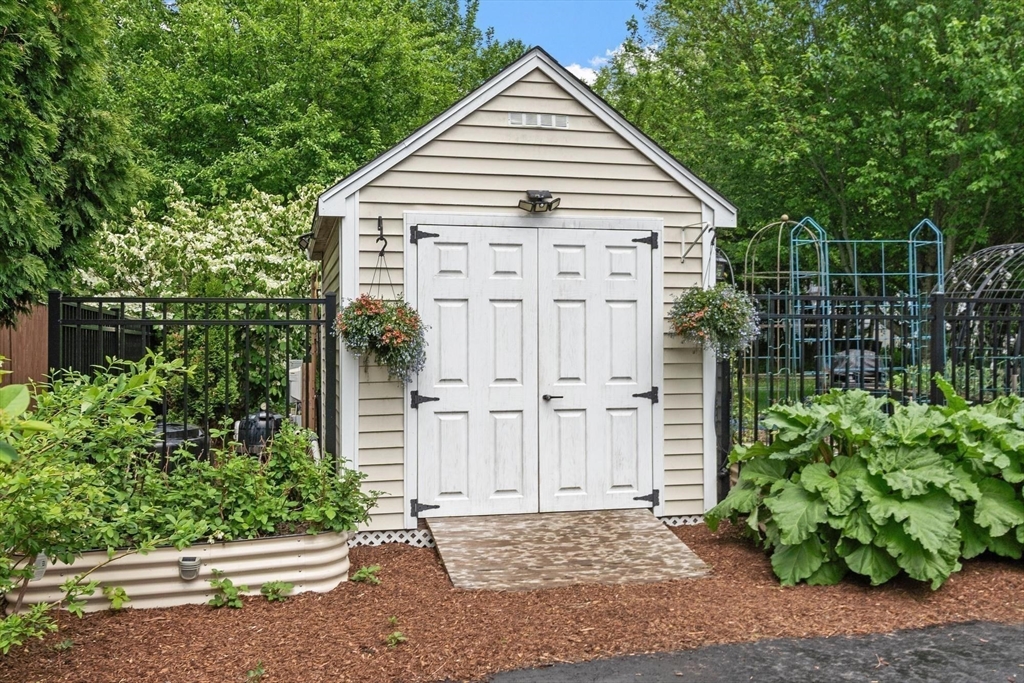 83 Pleasant Street Ayer, MA 01432 - Photo 37 of 41