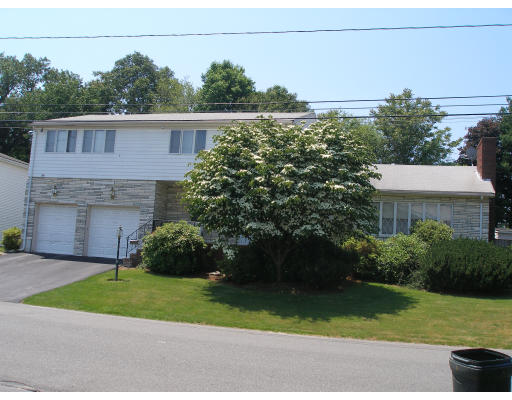 34 Country Club Road Stoneham, MA 02180 - Photo 2 of 12 Gallery Image 2