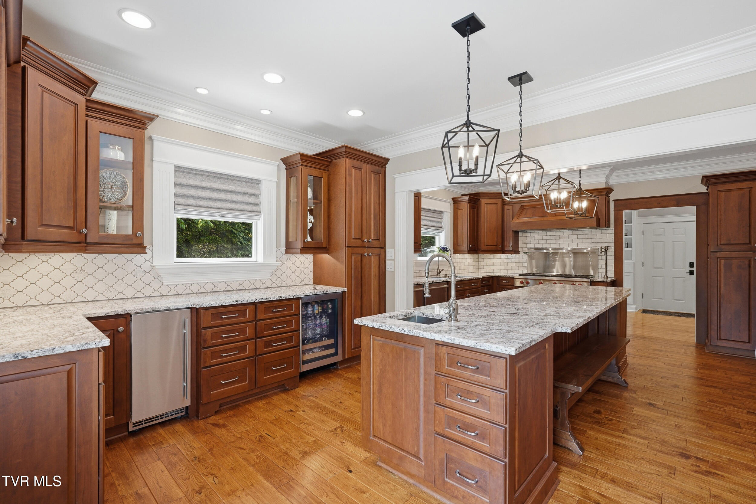 292 Alpine Trail Kingsport, TN 37663 - Photo 18 of 99 Professional-Grade Gourmet Kitchen
