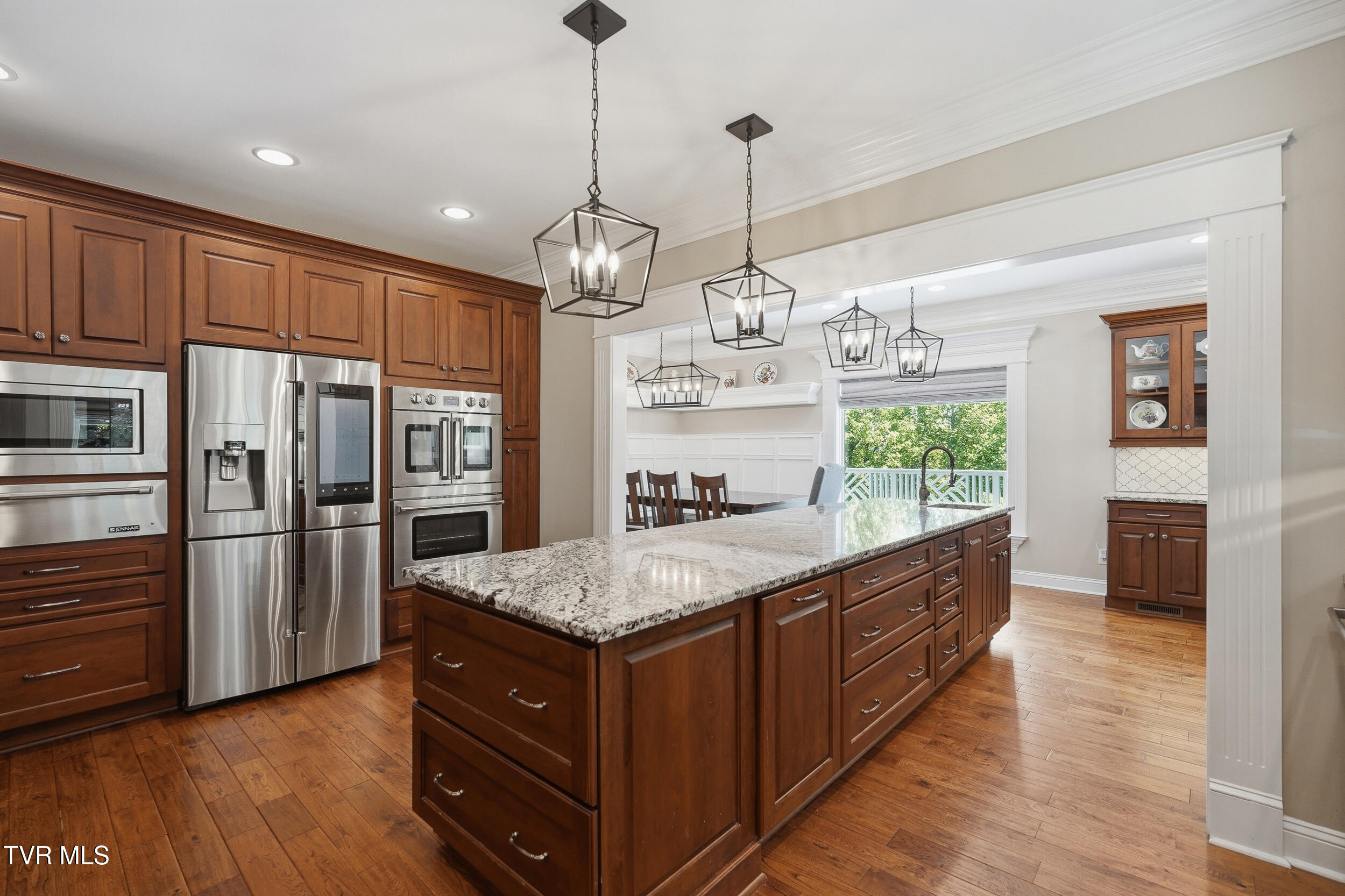 292 Alpine Trail Kingsport, TN 37663 - Photo 24 of 99 Open to family dinning