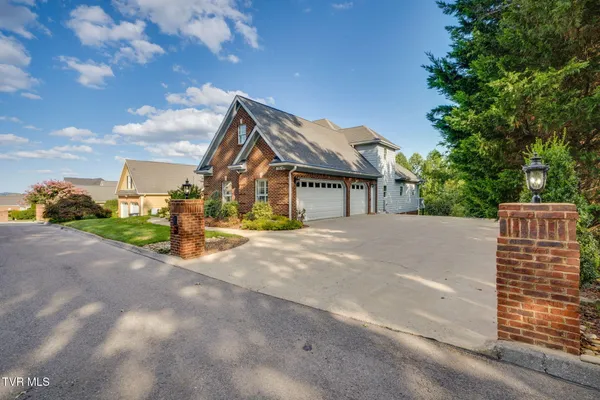 $889,999 | 292 Alpine Trail, Kingsport, TN 37663