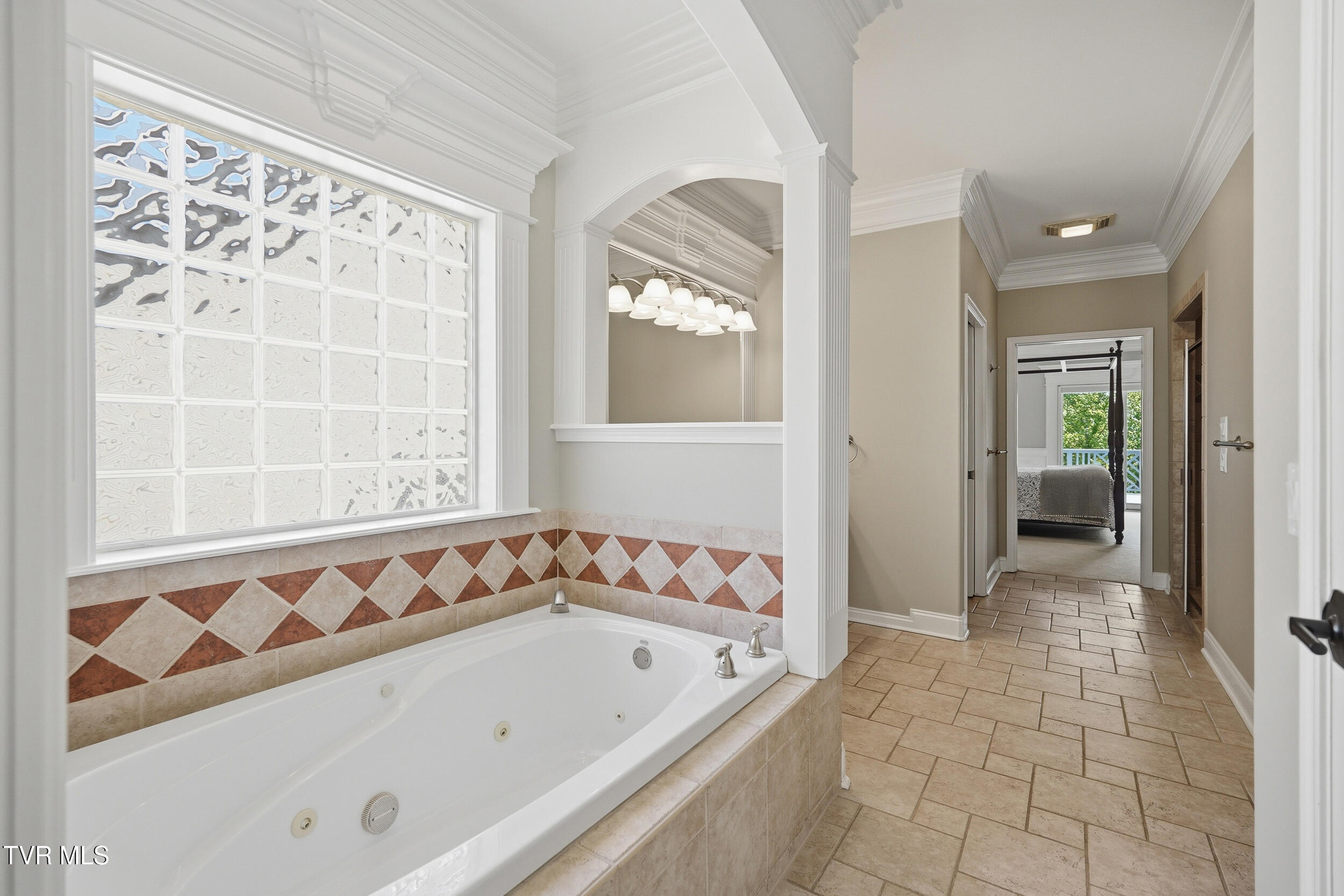 292 Alpine Trail Kingsport, TN 37663 - Photo 37 of 99 Jetted Tub