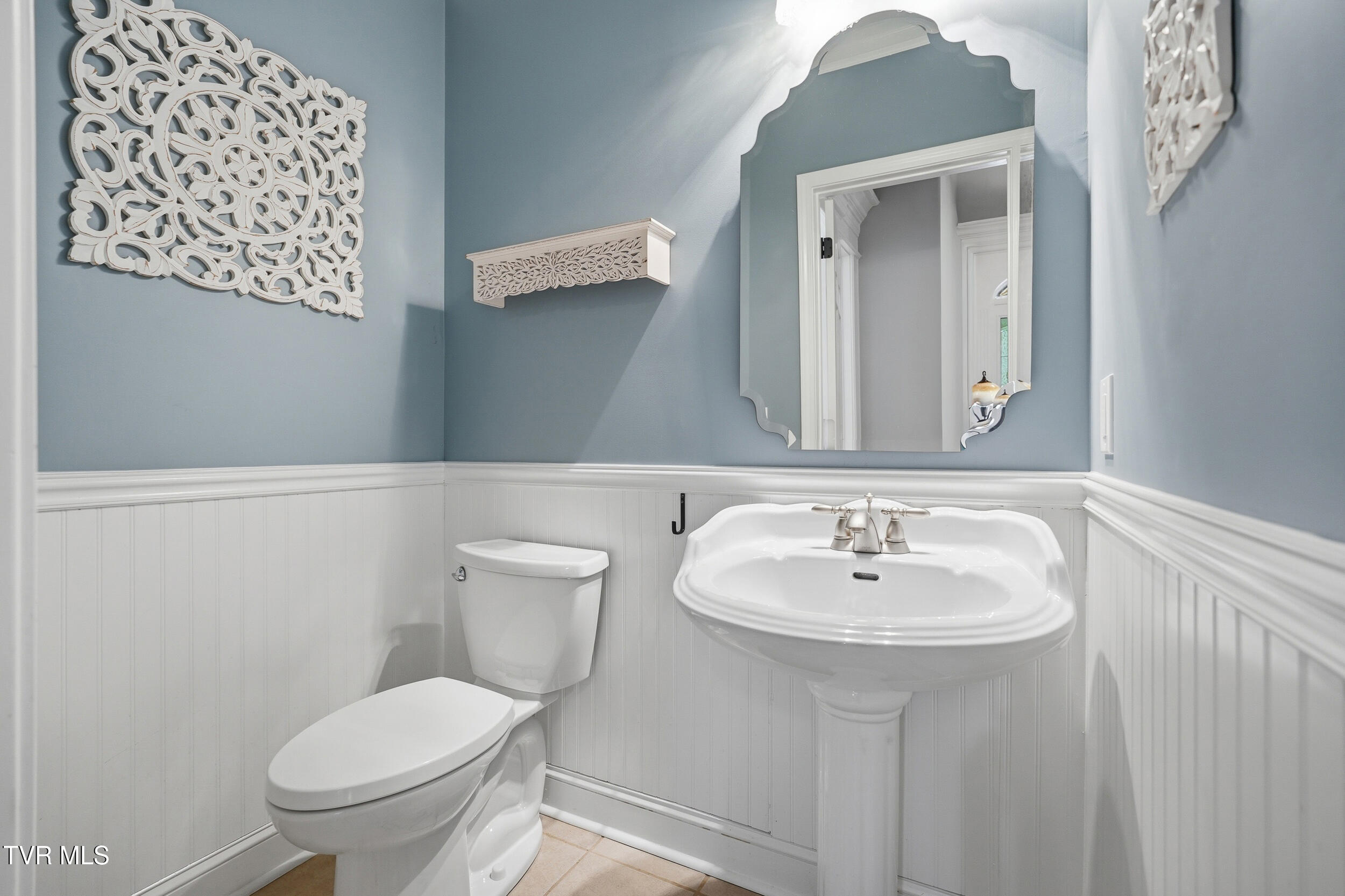 292 Alpine Trail Kingsport, TN 37663 - Photo 40 of 99 Beautiful guest bath