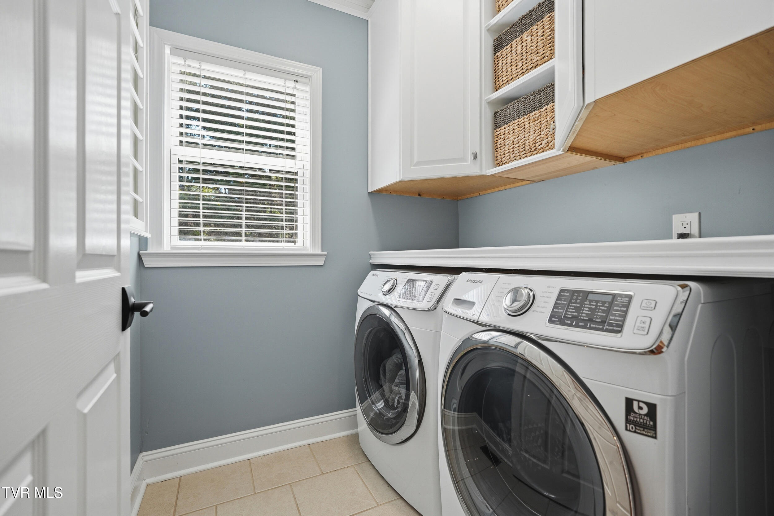 292 Alpine Trail Kingsport, TN 37663 - Photo 47 of 99 Laundry room