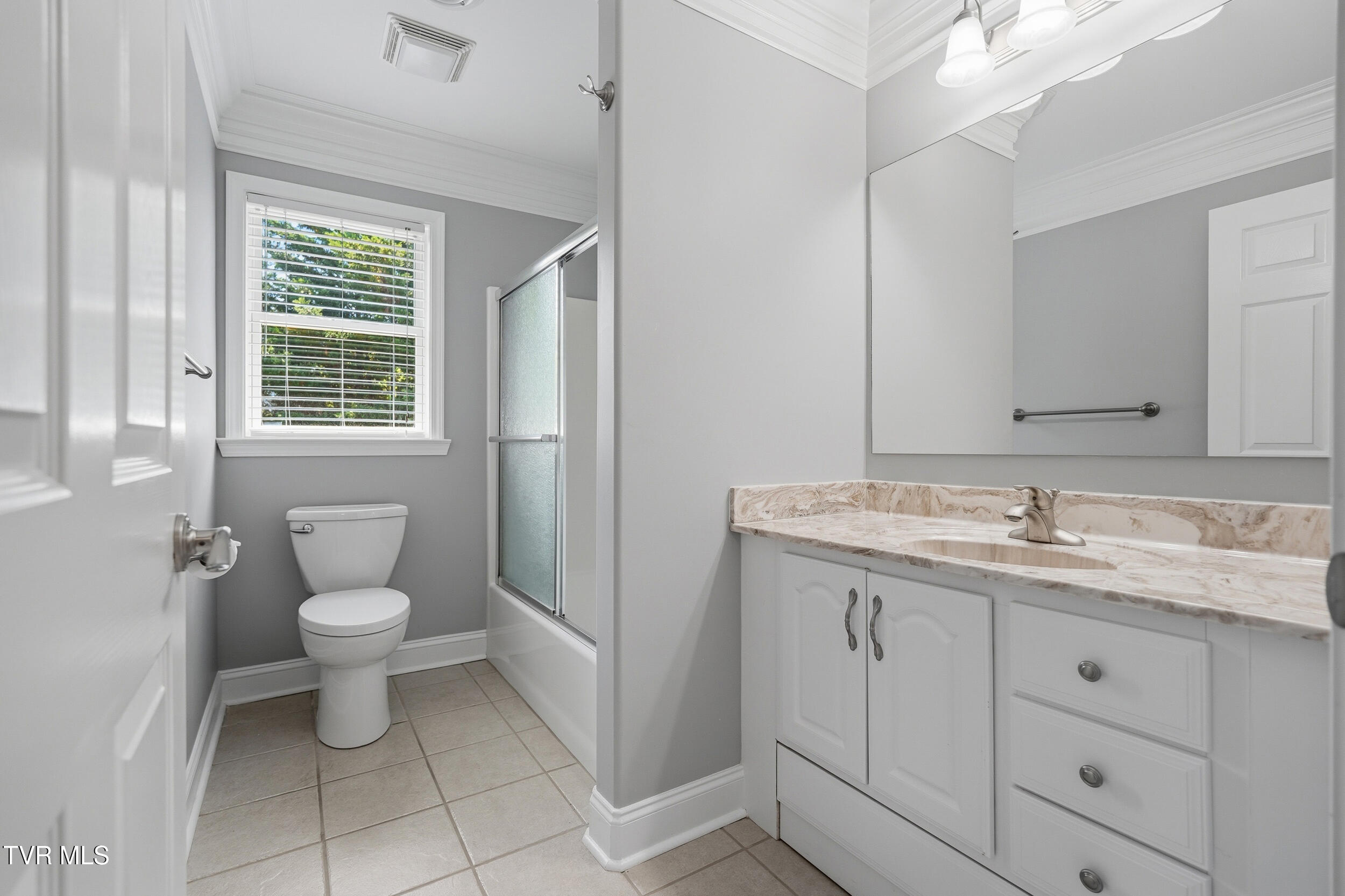 292 Alpine Trail Kingsport, TN 37663 - Photo 70 of 99 3rd floor bath