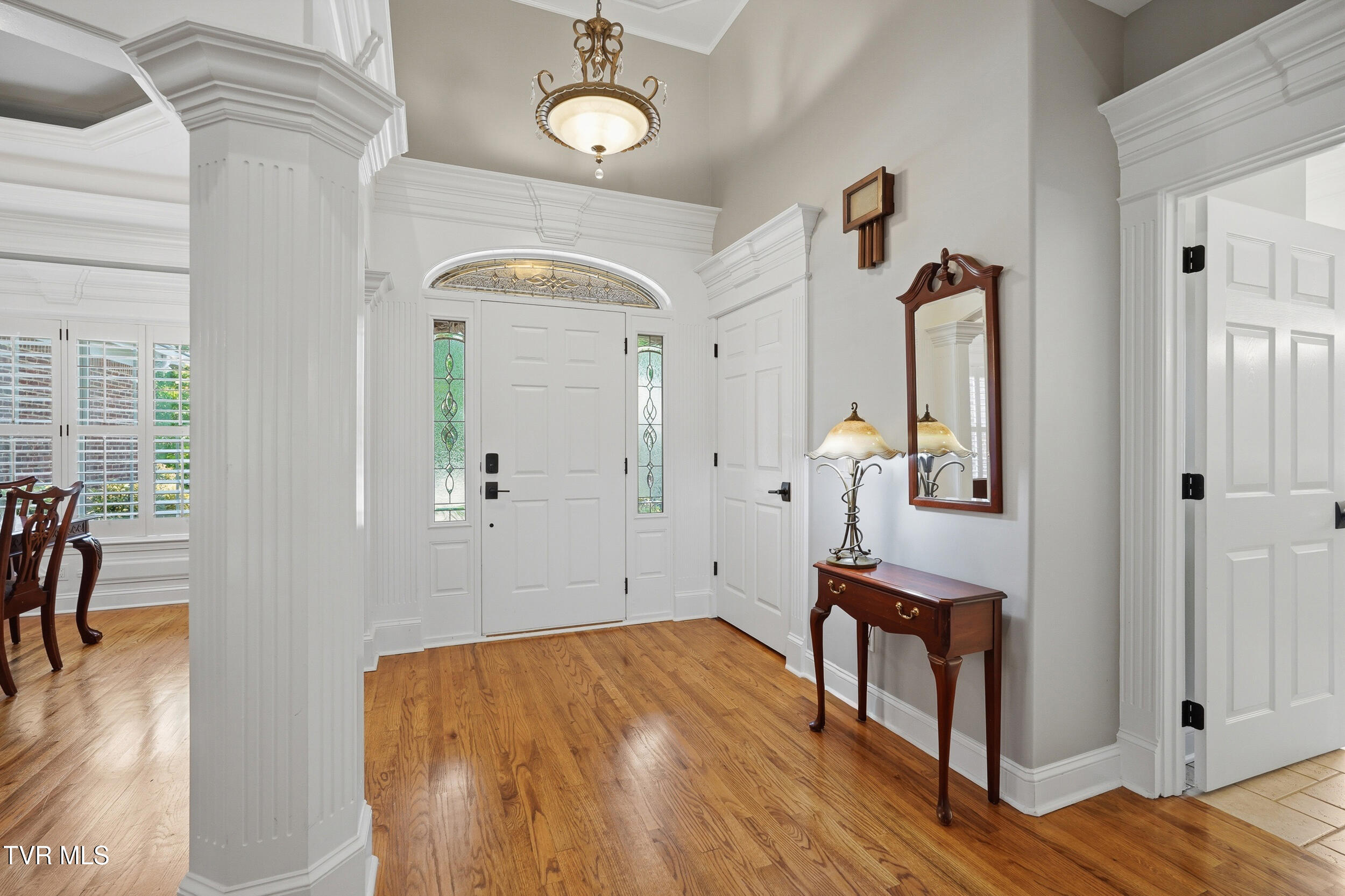 292 Alpine Trail Kingsport, TN 37663 - Photo 7 of 99 Impressive Foyer Craftsmanship