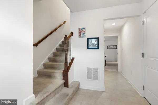 a view of entryway and hall