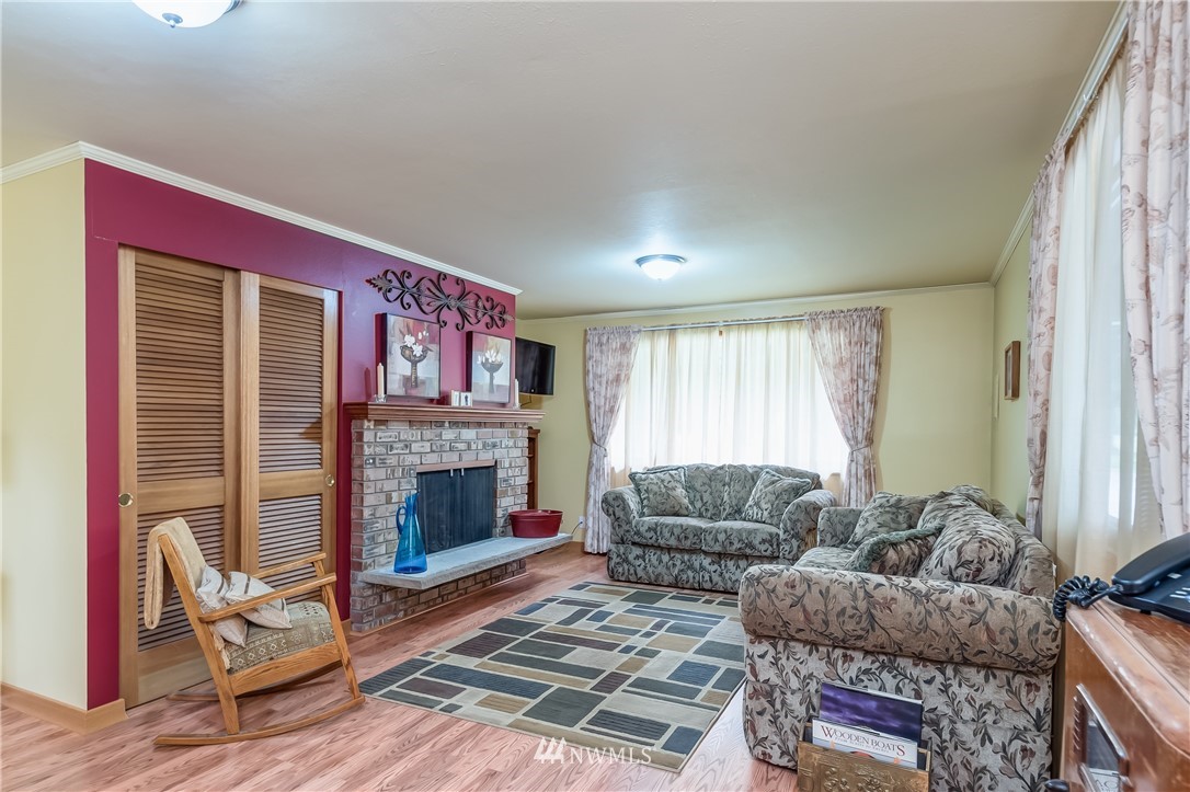 24542 Wicker Road Sedro-Woolley, WA 98284 - Photo 6 of 23 Gallery Image 6