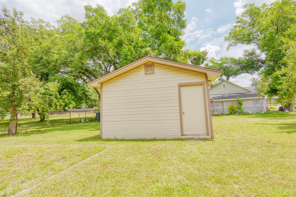 308 West White Street Pilot Point, TX 76258 - Photo 12 of 13