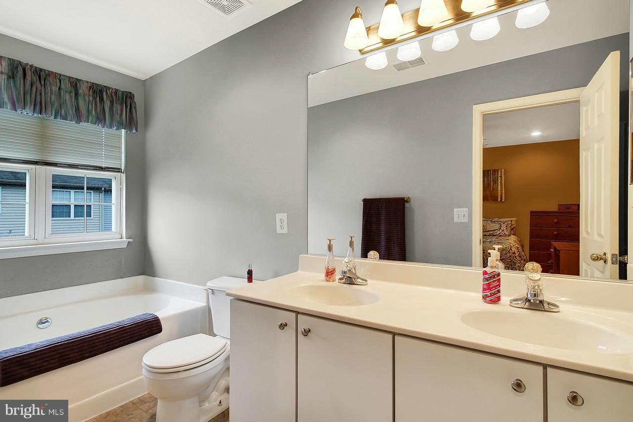 624 Luthardt Road Baltimore, MD 21220 - Photo 13 of 23 Bath (Master)