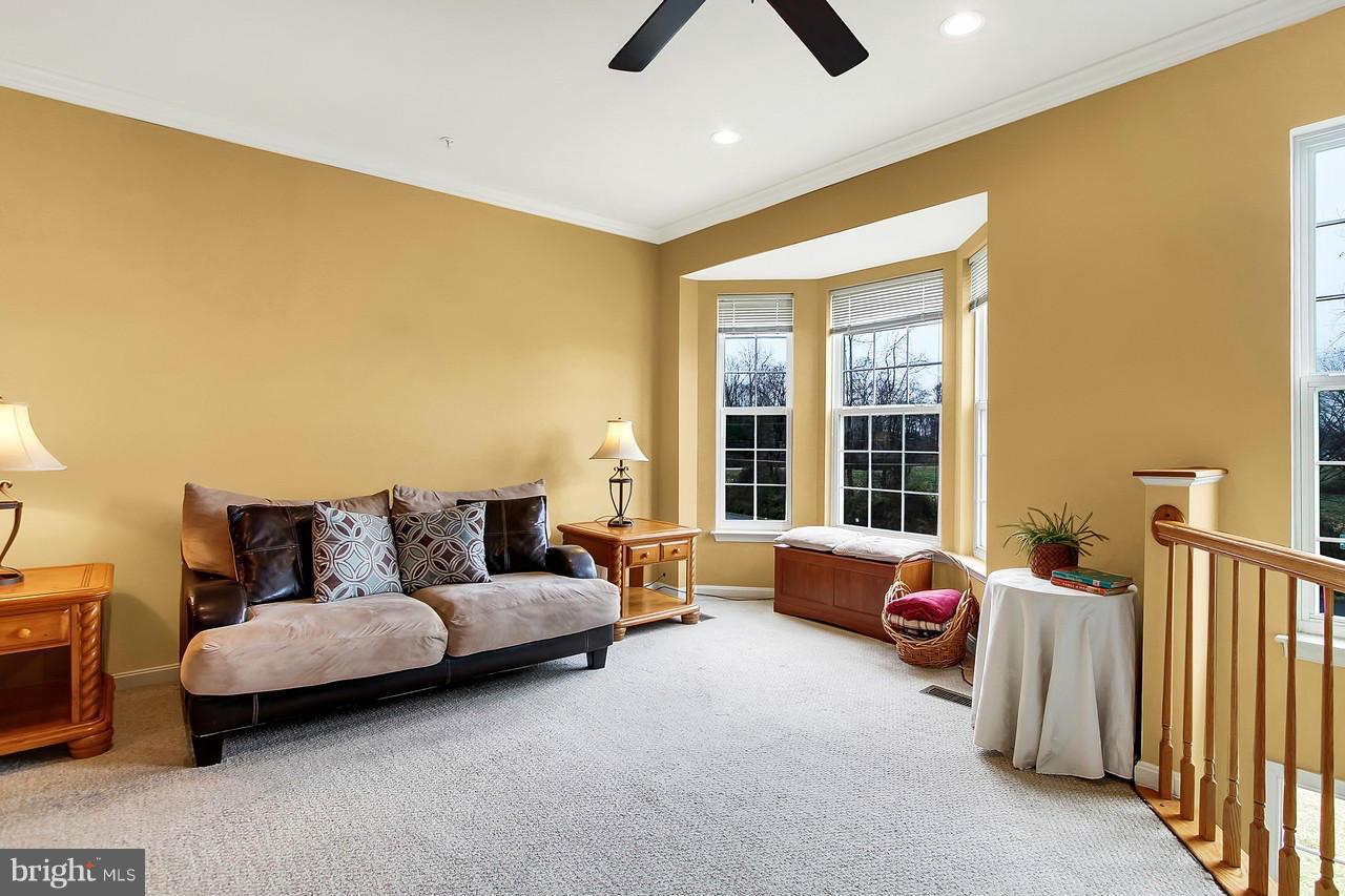 624 Luthardt Road Baltimore, MD 21220 - Photo 3 of 23 Living Room