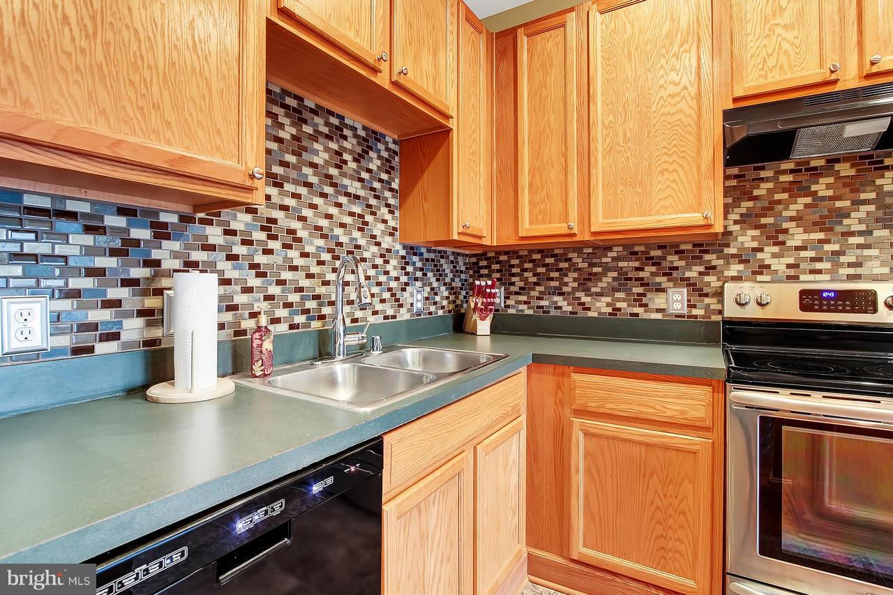 624 Luthardt Road Baltimore, MD 21220 - Photo 10 of 23 Kitchen