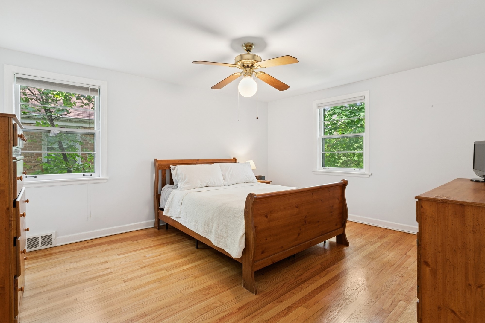 515 Ridge Avenue Evanston, IL 60202 - Photo 11 of 20 Gallery Image 11