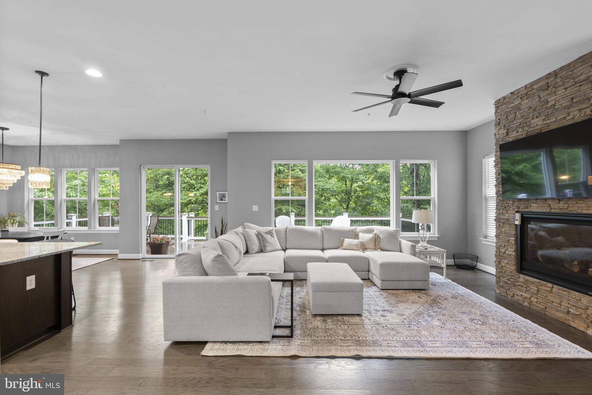 6822 West Shavano Road New Market, MD 21774 - Photo 5 of 59 Living Room