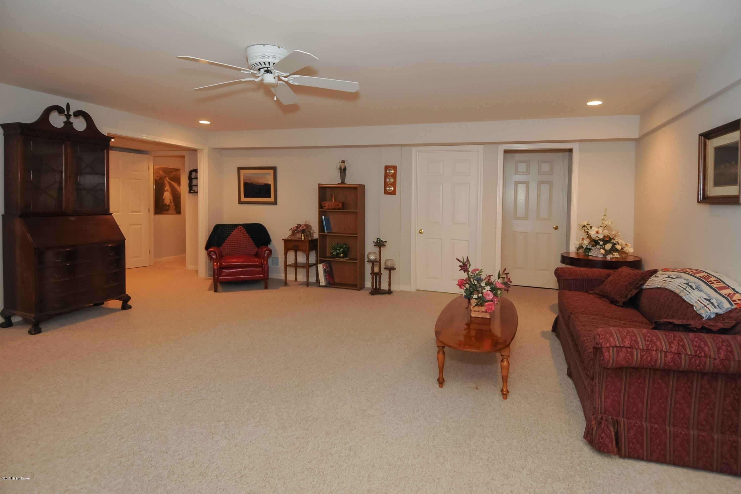 5001 Thurman Road Louisville, KY 40299 - Photo 26 of 43 Thurman bsmt family rm