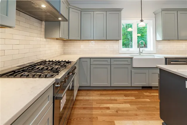 $999,900 | 44 Saddlebrook Drive, Warwick, RI 02818