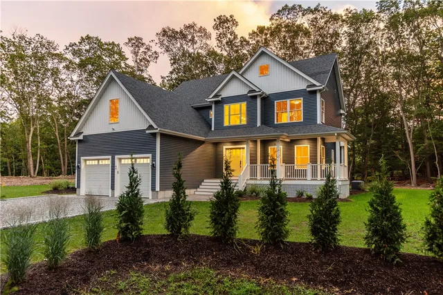 $999,900 | 44 Saddlebrook Drive, Warwick, RI 02818