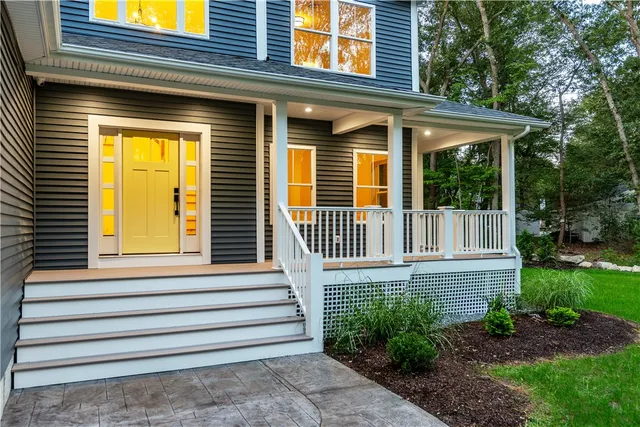 $999,900 | 44 Saddlebrook Drive, Warwick, RI 02818