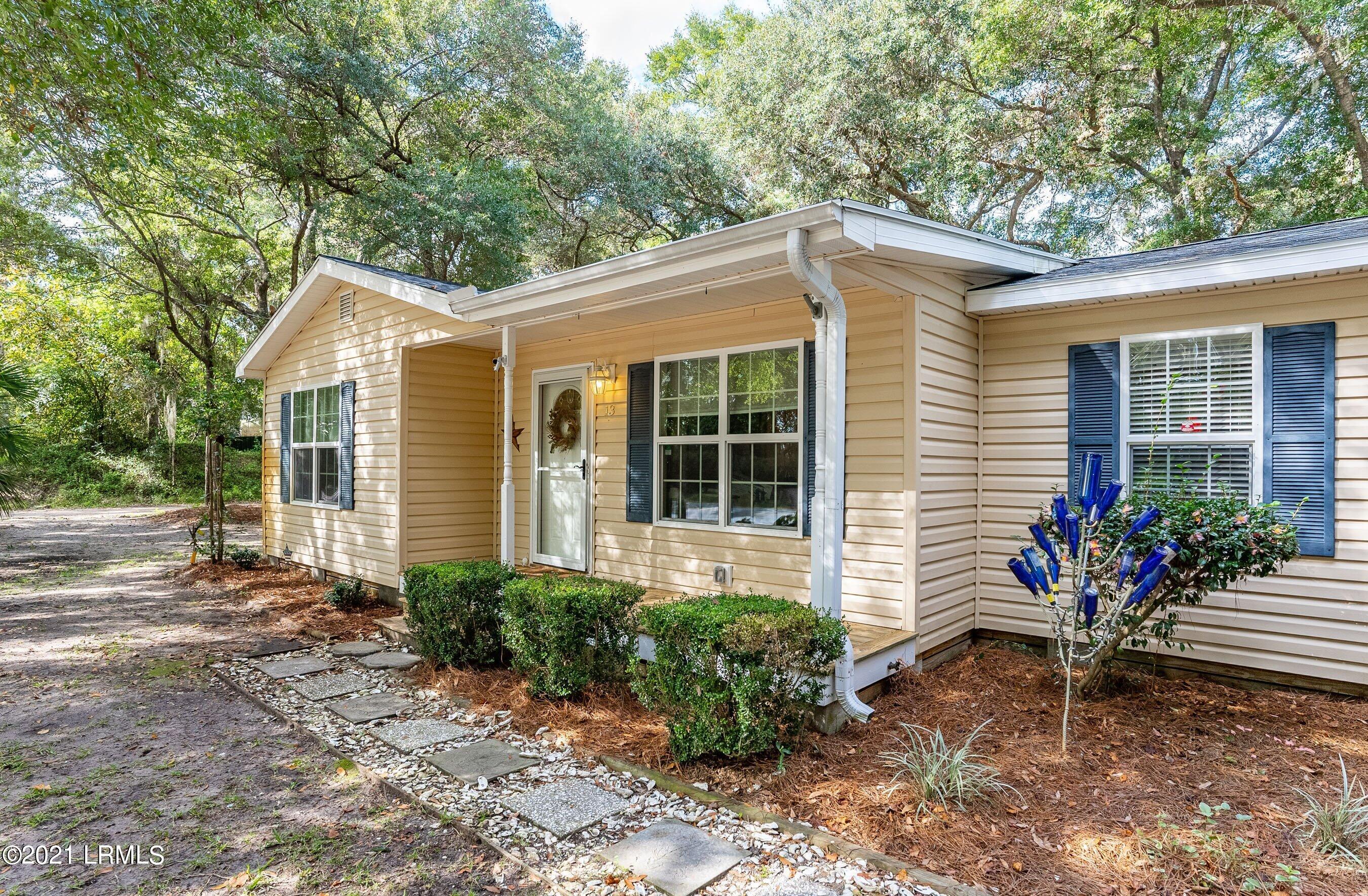 13 Little Capers Road Beaufort, SC 29907 - Photo 1 of 33 Front