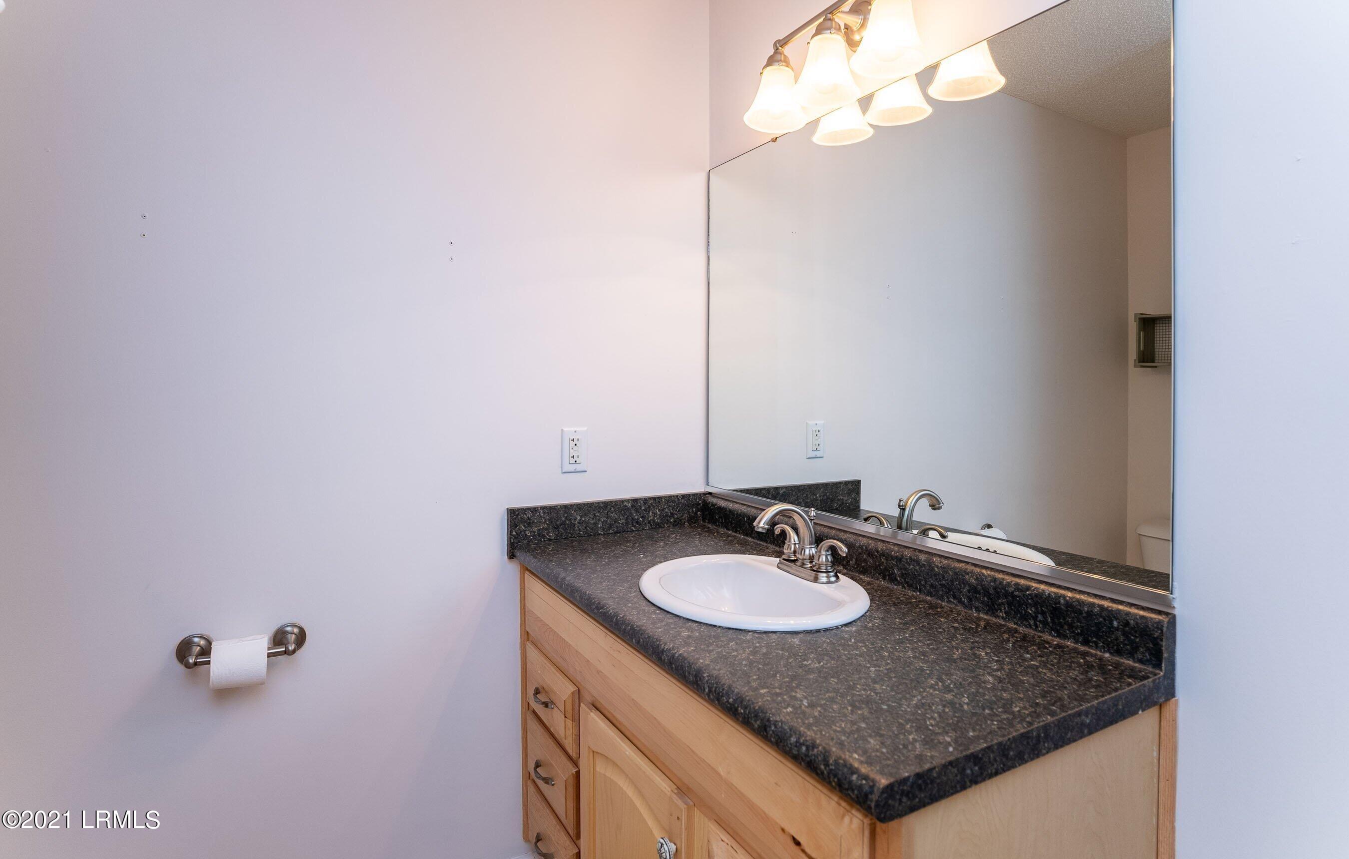 13 Little Capers Road Beaufort, SC 29907 - Photo 13 of 33 Bathroom 2