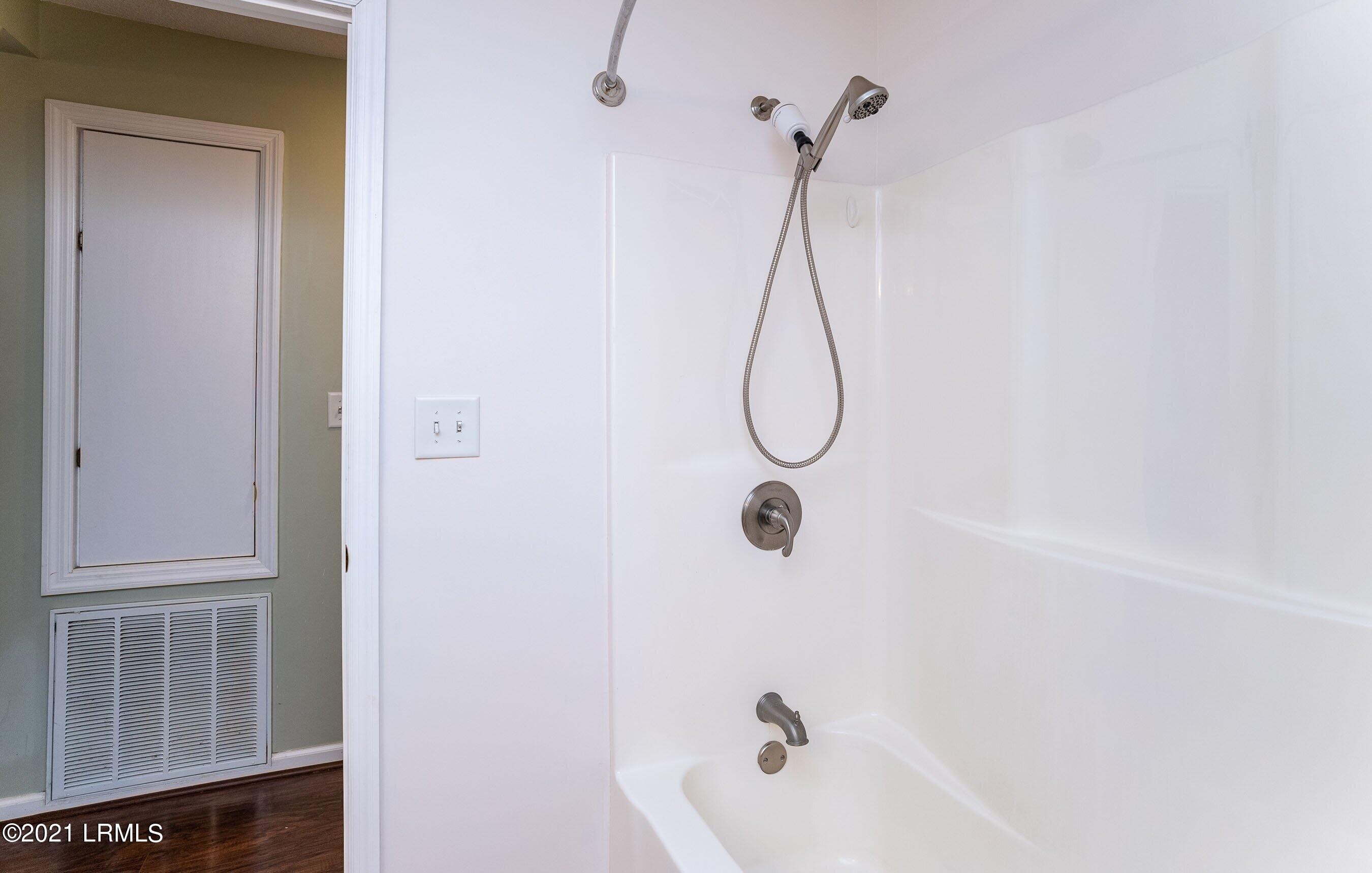 13 Little Capers Road Beaufort, SC 29907 - Photo 14 of 33 Bathroom 2