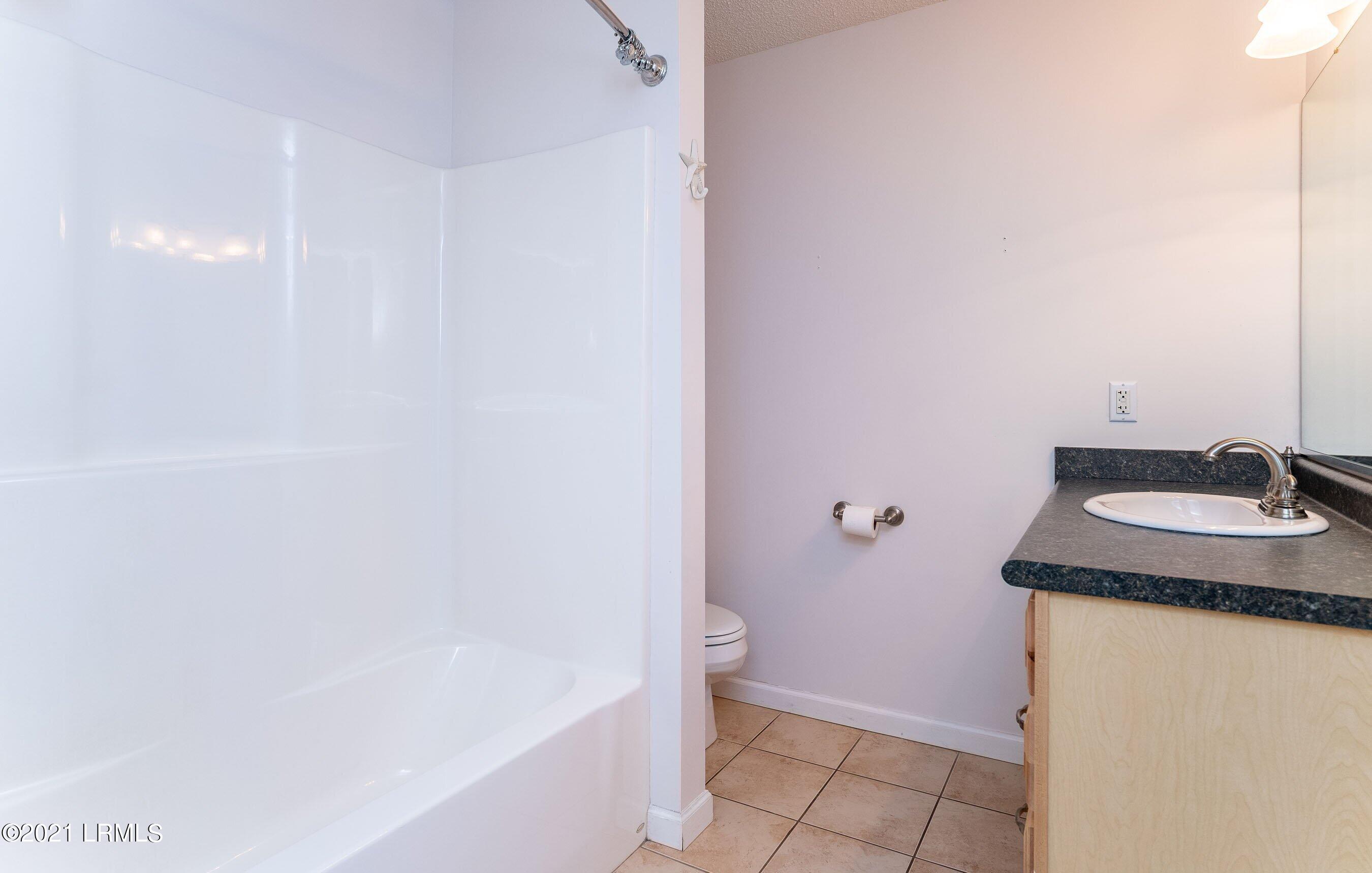 13 Little Capers Road Beaufort, SC 29907 - Photo 15 of 33 Bathroom 2