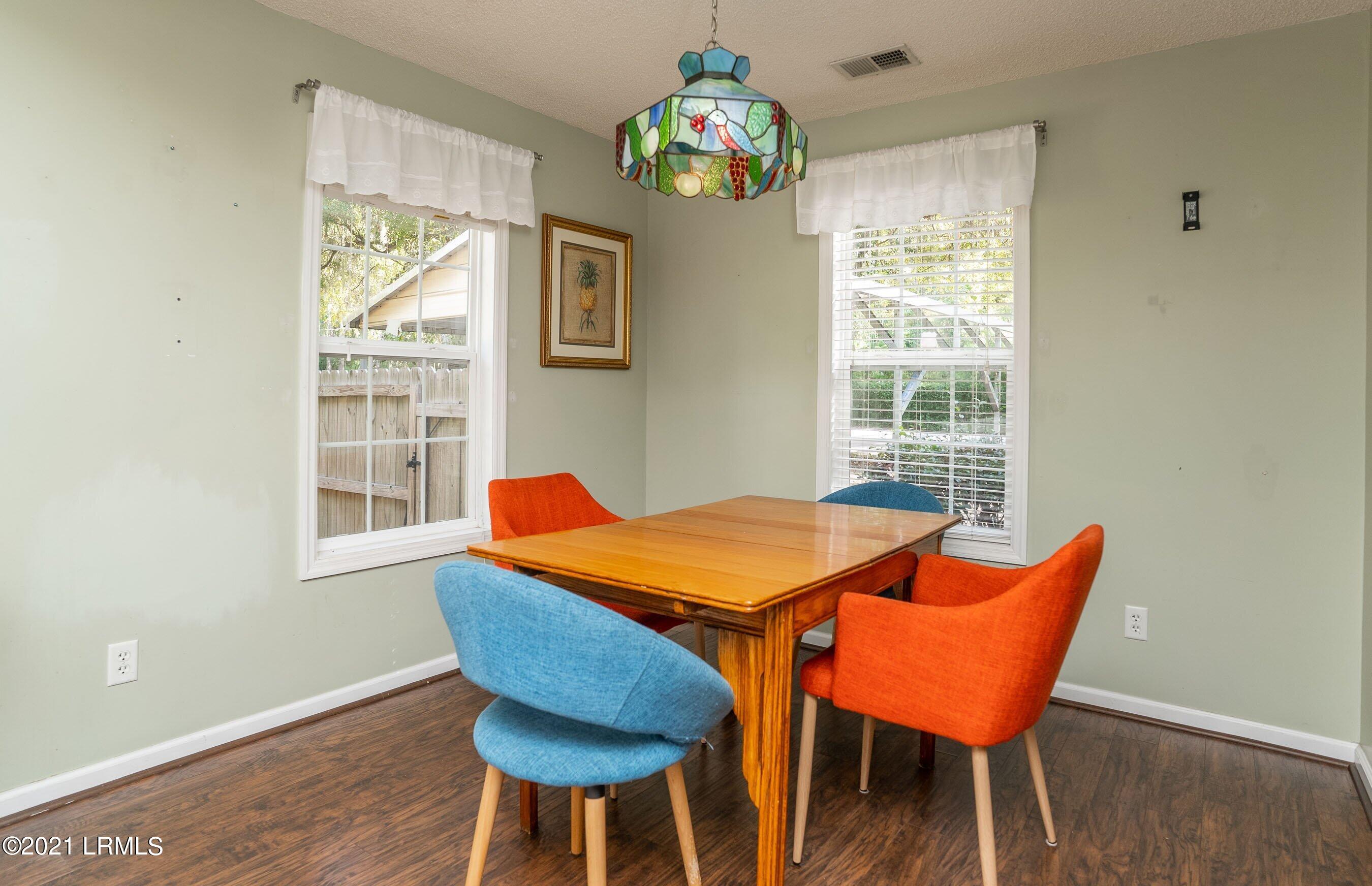 13 Little Capers Road Beaufort, SC 29907 - Photo 19 of 33 Dining