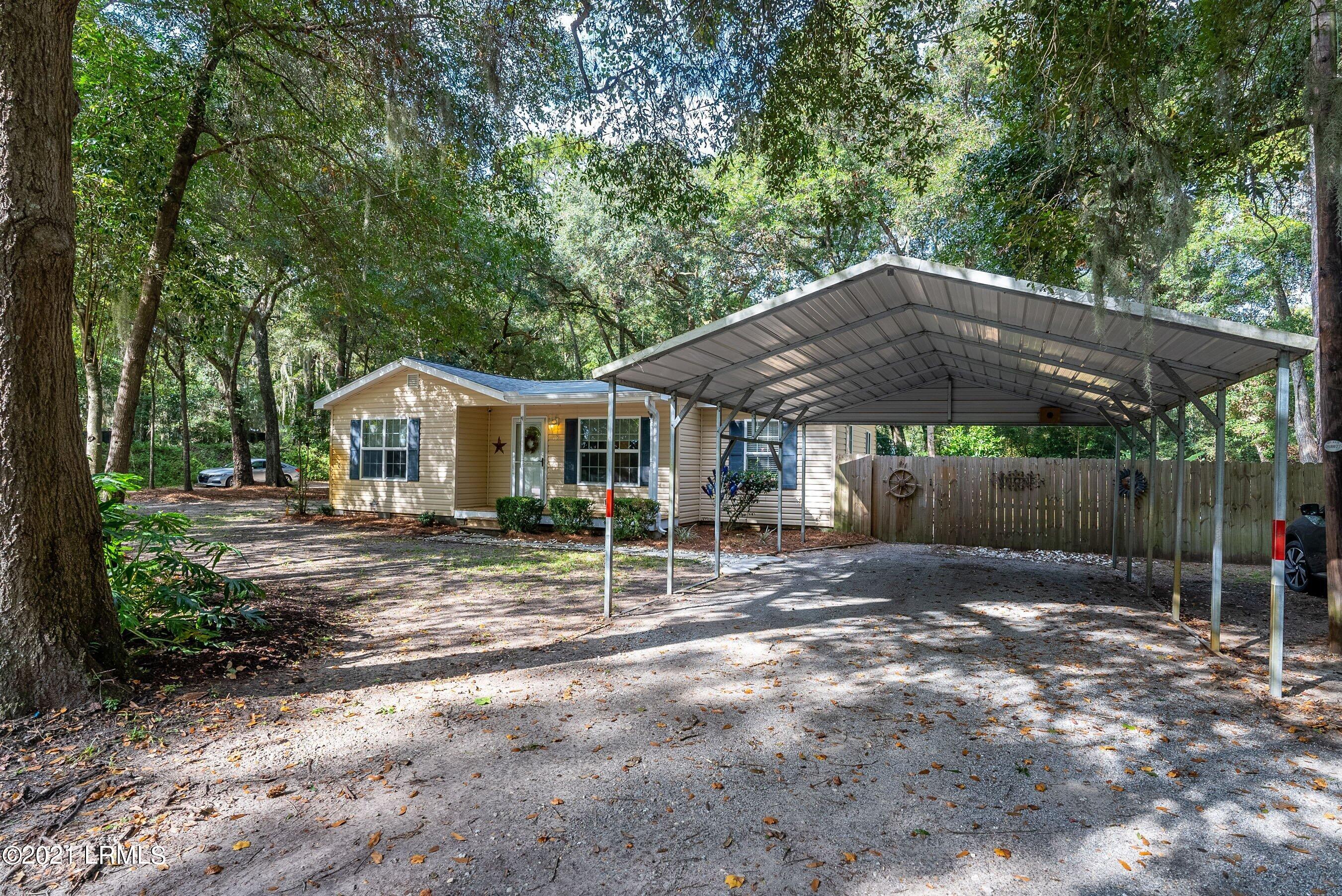 13 Little Capers Road Beaufort, SC 29907 - Photo 2 of 33 Front of Home