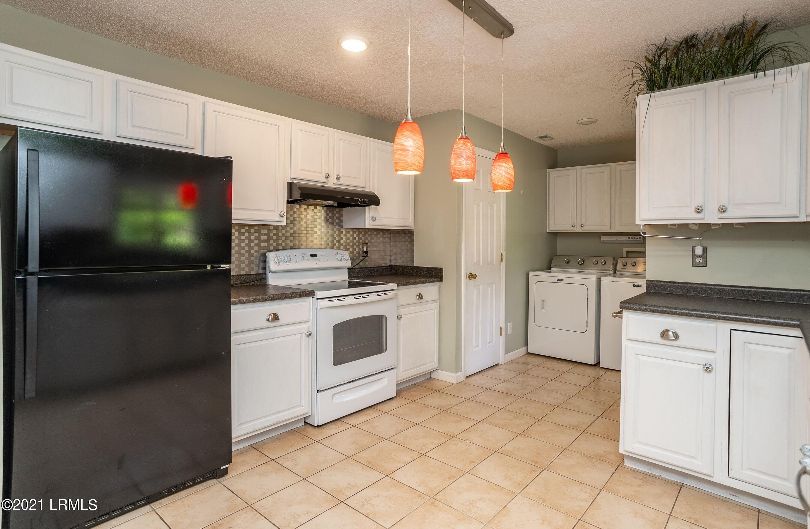 13 Little Capers Road Beaufort, SC 29907 - Photo 22 of 33 Kitchen