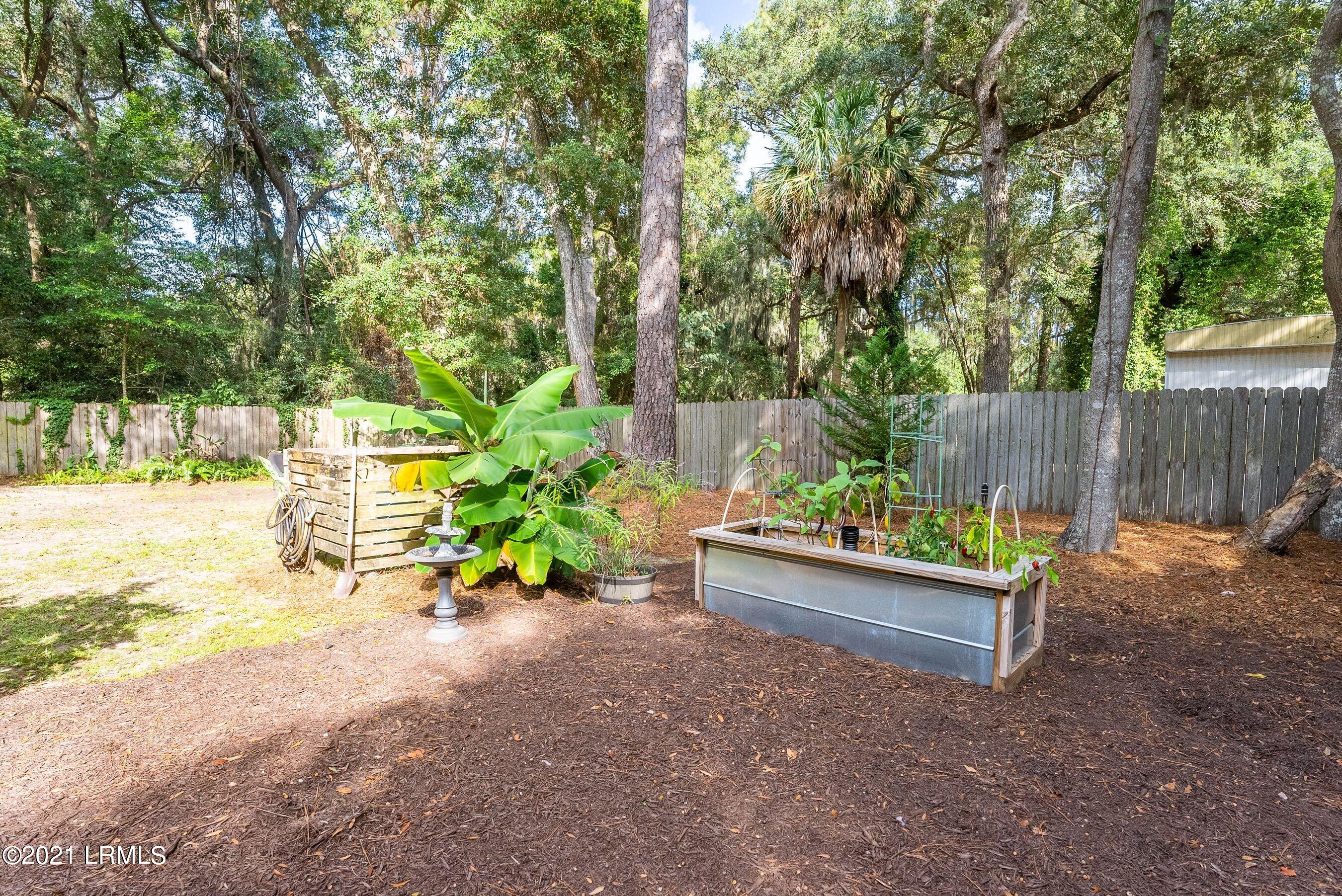 13 Little Capers Road Beaufort, SC 29907 - Photo 29 of 33 Backyard