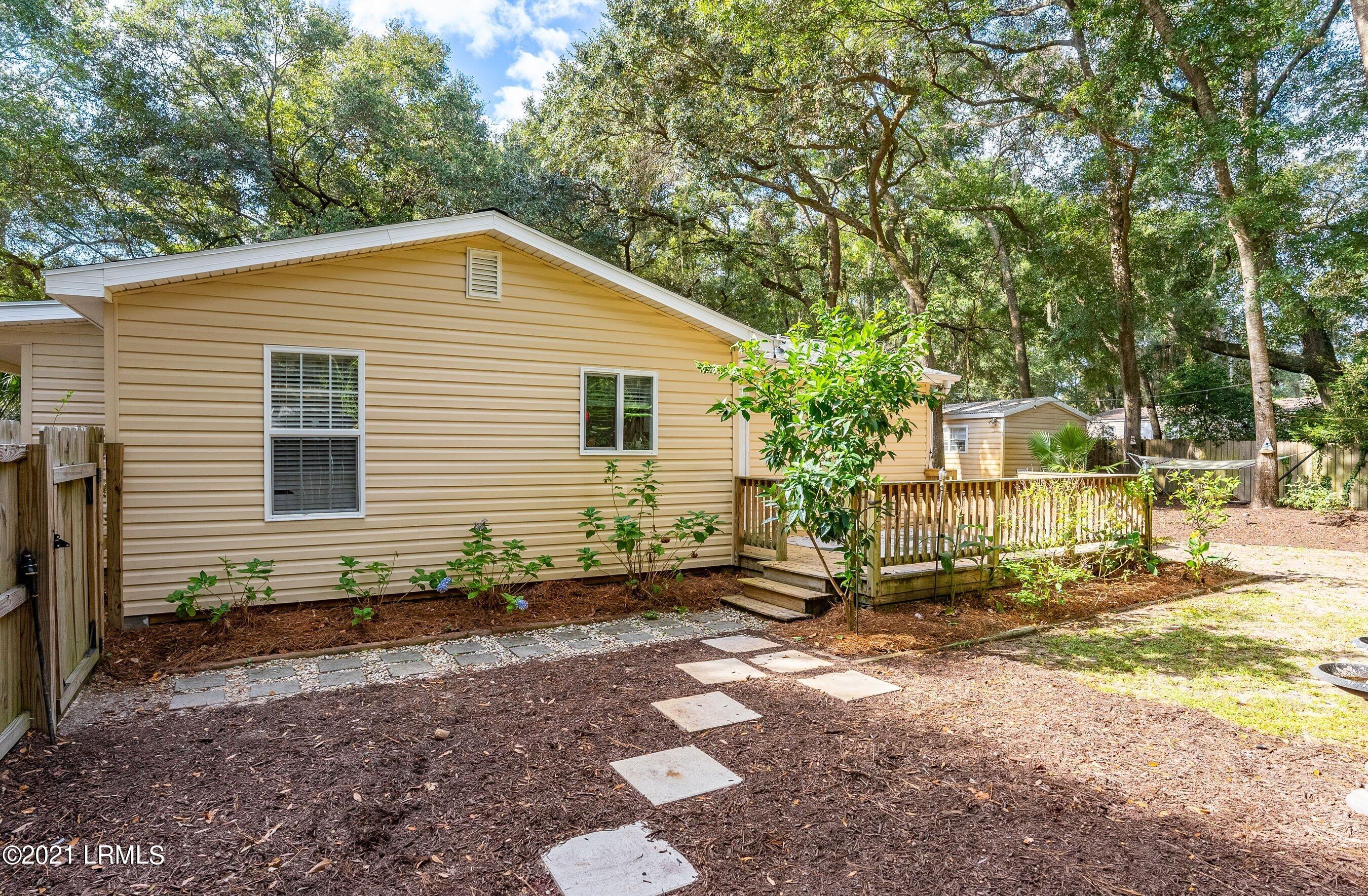13 Little Capers Road Beaufort, SC 29907 - Photo 30 of 33 Backyard