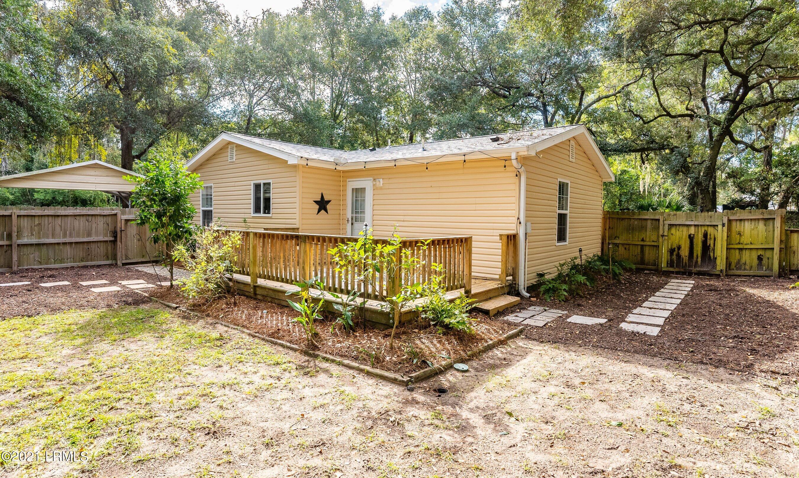 13 Little Capers Road Beaufort, SC 29907 - Photo 32 of 33 Deck