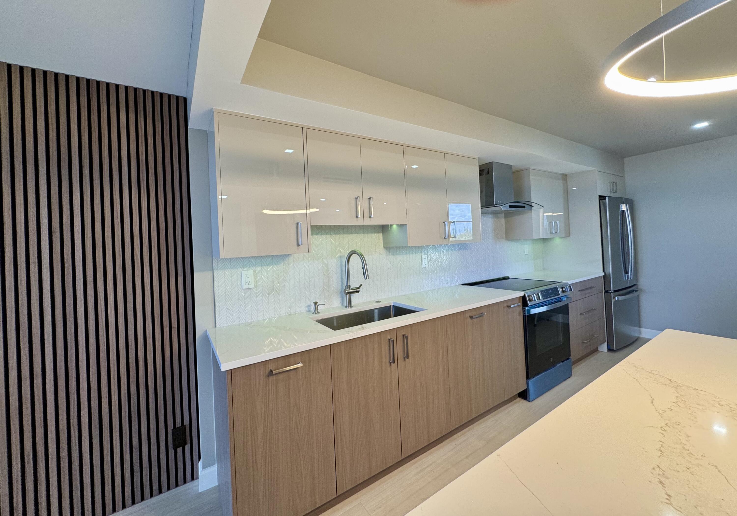 12 Royal Palm Way, Unit 6030 Boca Raton, FL 33432 - Photo 2 of 20 603 kitchen 2