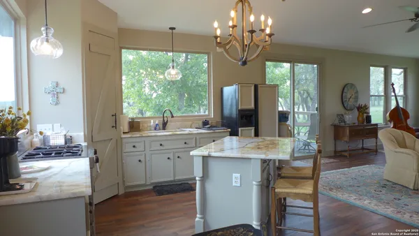 $3,900 | 234 Mill Dam Road, Comfort, TX 78013