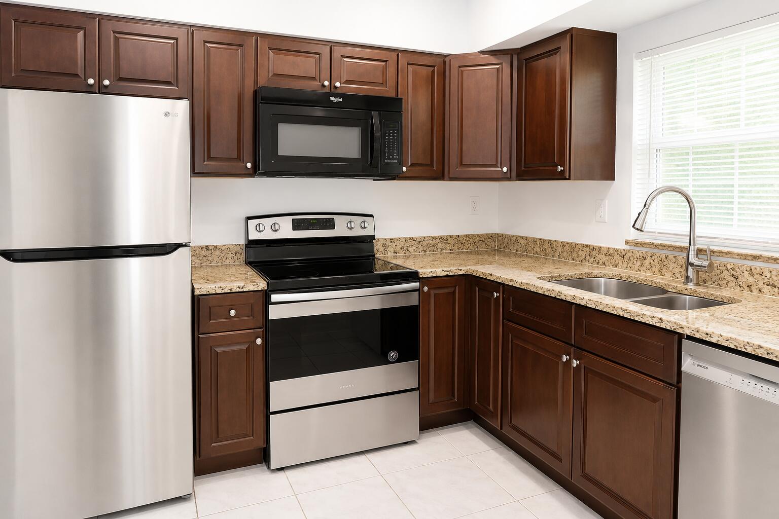 92 Lariat Circle Boca Raton, FL 33487 - Photo 3 of 12 Kitchen
