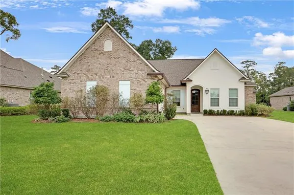 $455,000 | 23456 Noble Oak Drive, Springfield, LA 70462