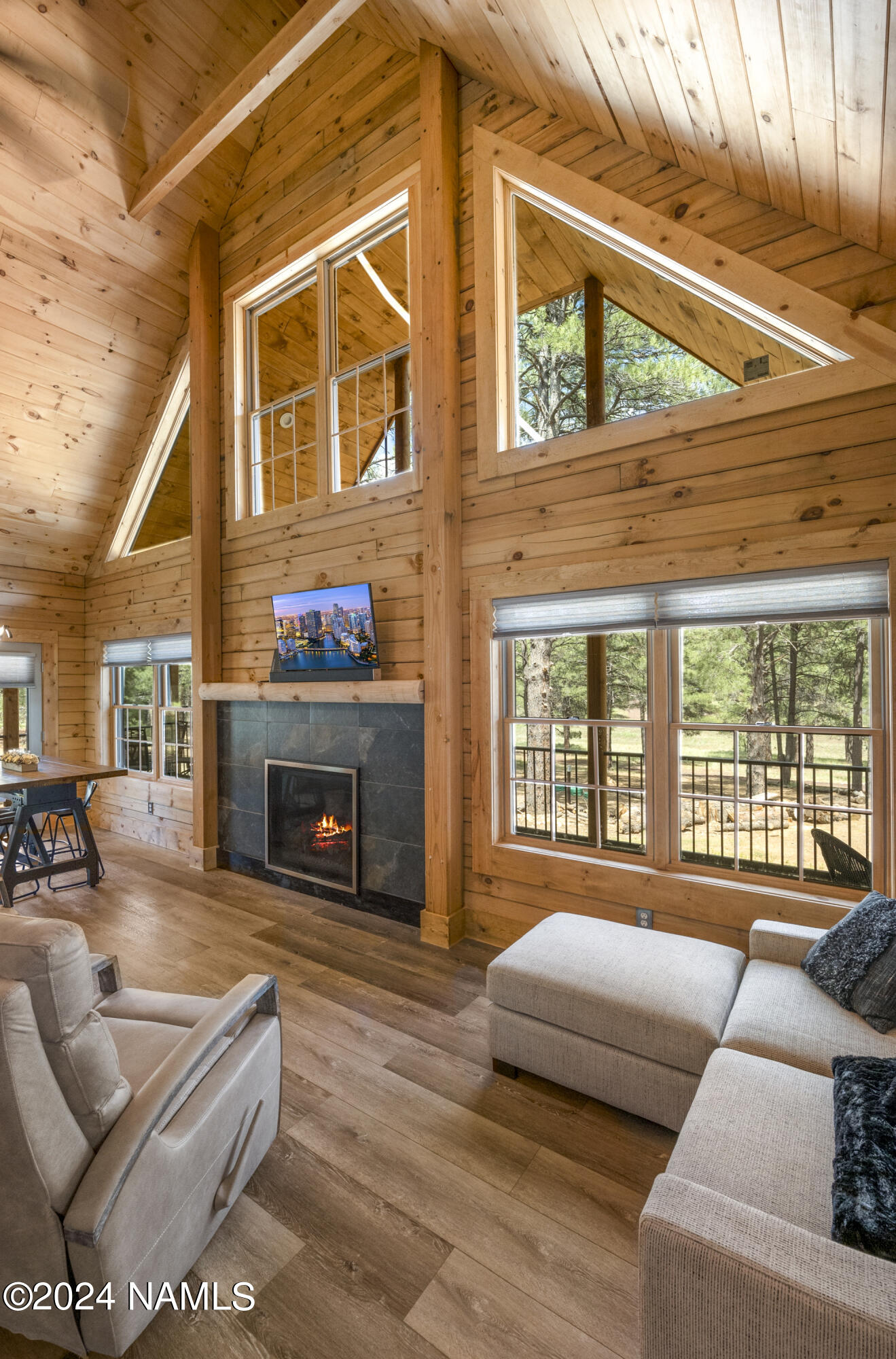 1817 Homestead Road Flagstaff, AZ 86005 - Photo 4 of 37 1817-homestead-rd-flagstaff-az-usa-006