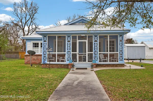 $590,000 | 216 Sycamore Street, Bay St. Louis, MS 39520