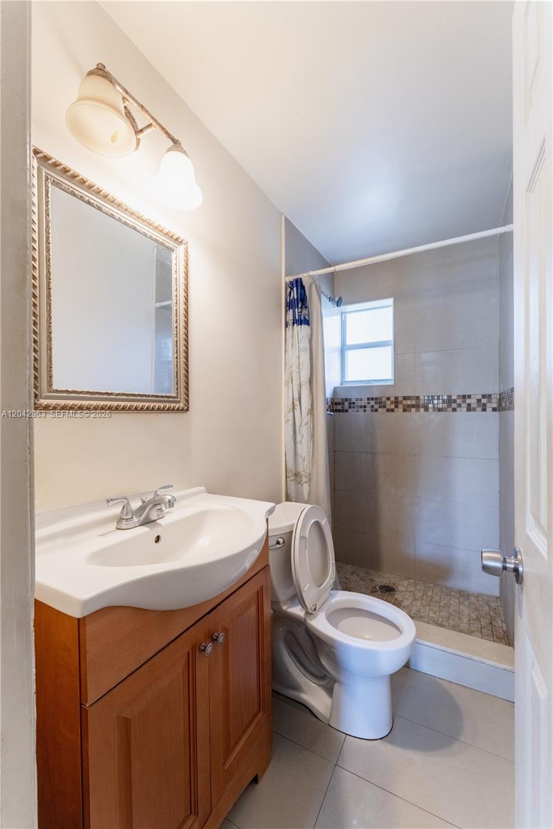9265 Southwest 38th Street Miami, FL 33165 - Photo 9 of 18