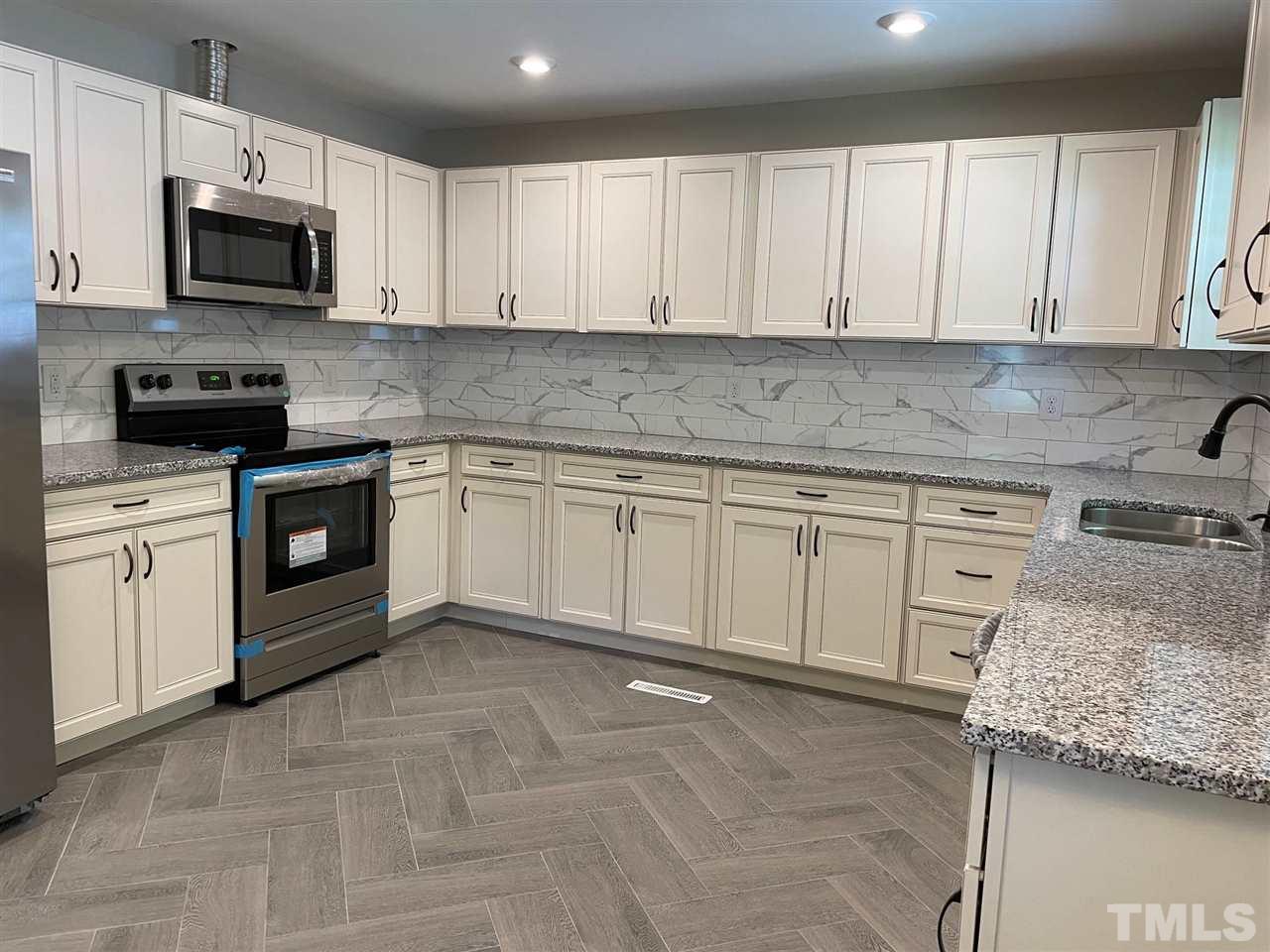 910 Frank Street Roxboro, NC 27573 - Photo 5 of 16